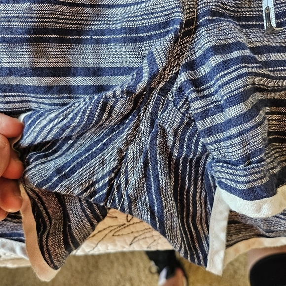 EUC Athleta Jacquard Sandbar Shortie Size 12 100% linen Navy White Stripe - Picture 10 of 13